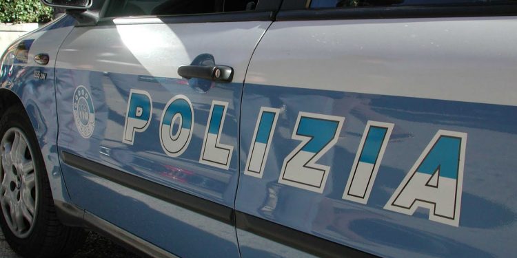 Controlli della Polizia, arrestato un 24enne per reati in materia di stupefacenti