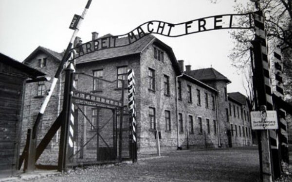 L’Opinione/Condanniamo lo sterminio, ma non dimentichiamo che il nazismo fu partorito dalla Storia