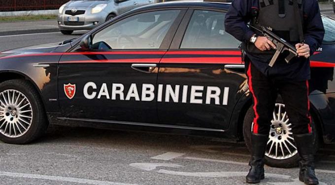 Irruzione in un capannone di merce rubata ad Andria. Anche un bitontino tra gli 11 arrestati