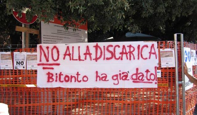 Discarica di materiali ferrosi, pericolo scongiurato per il momento