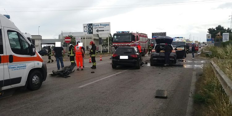 Terribile incidente sulla Sp231. Tre auto coinvolte e più di dieci feriti