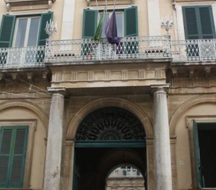 “Anonimi”. Palazzo Gentile ospiterà la mostra fotografica di Giò Vacirca. Dodici donne migranti in fuga