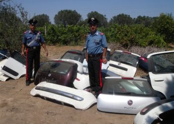 Rinvenute nelle campagne due scocche di auto rubate