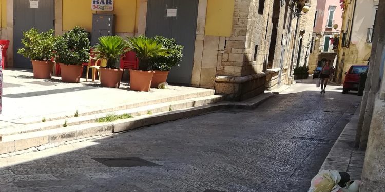 La Polizia di Stato mette i sigilli al bar Mojito di Porta Robustina