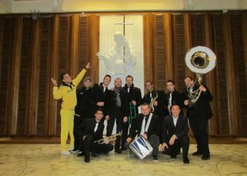 La Bitonto Show&Street Band si è esibita ieri in onore di Papa Francesco