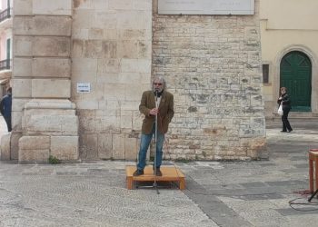 Disastri ambientali in città: dai lecci morti ai lavori “zoppicanti”. Il “J’accuse” di Gino Ancona