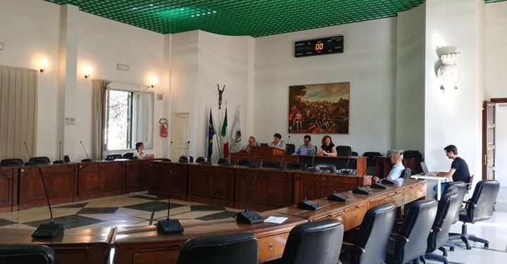 Consiglio comunale sull’ASV, deserta la seduta di ieri. E il dibattito politico sale di tono