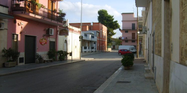 “Festival della spazzatura”, il Comune non rispetta le scadenze e Mariottolibera s’arma di rastrelli