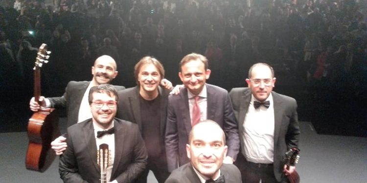 I mandolini dell’HPQ del bitontino Antonio Schiavone tornano in Bahrain col tenore Aldo Gallone