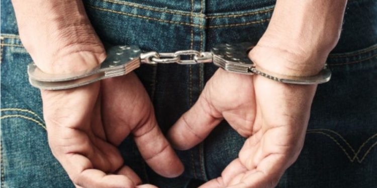 Folle inseguimento a bordo di una Mercedes, ma i Carabinieri lo arrestano