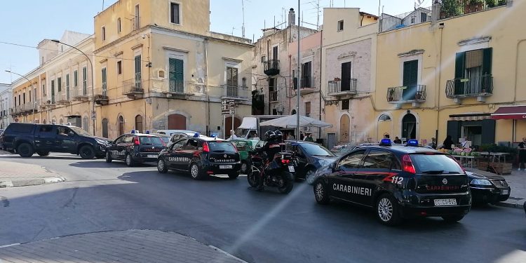 Blitz dei Carabinieri, questa mattina: centro storico completamente cinturato