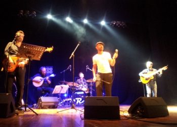 “Di voce in voce”, successo per il festival dedicato alla musica folk d’autore