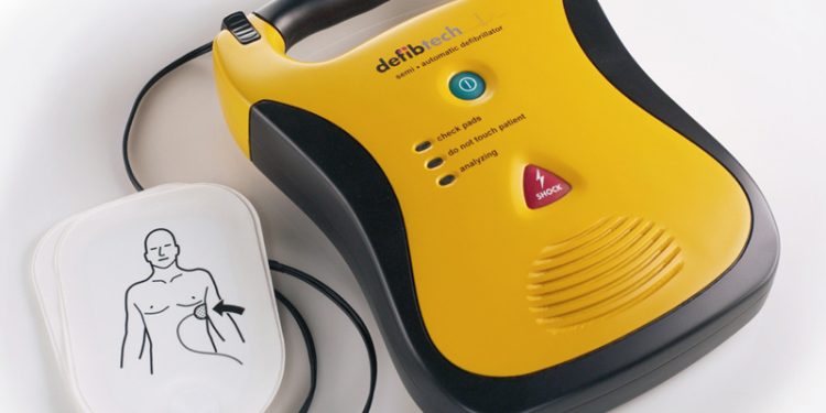 “Insieme per una città cardioprotetta”. Consegnato ieri il defibrillatore alla scuola secondaria di primo grado “Anna De Renzio”