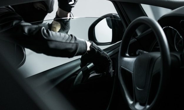 Non c’è pace per i turisti: ancora due auto rubate in pieno centro