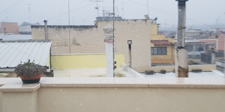 Neve su Bitonto e frazioni. Il sindaco ordina la chiusura delle scuole