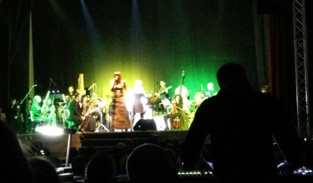 Silvia Mezzanotte e il successo di “Regine”: tutte le donne che hanno fatto grande la musica