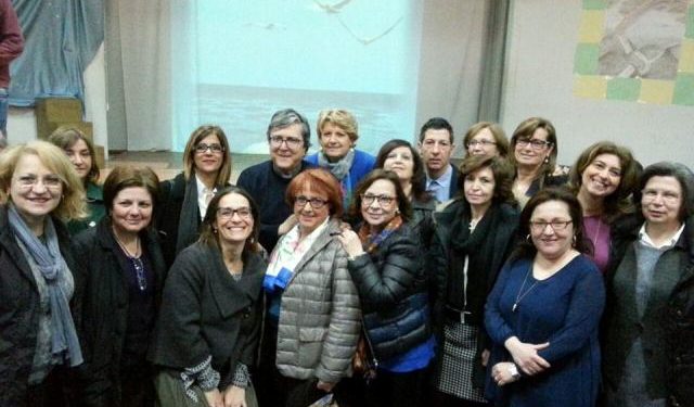 “Questo non è un addio”: i ragazzi dell’ITE “Giordano” salutano Mons. Ciccio Savino