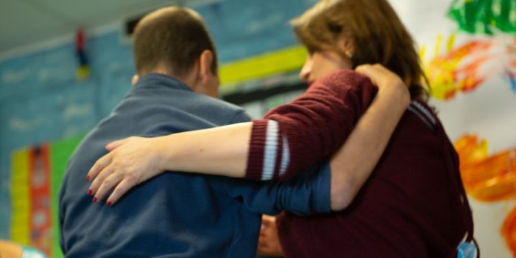 Assistenza specialistica nelle scuole: “Basta precariato. Garantiamo servizio agli alunni con disabilità”