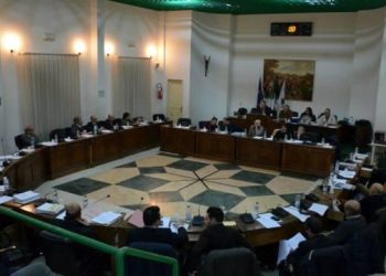 Consiglio comunale, la maggioranza approva il bilancio consuntivo. L’opposizione: “Troppe tasse”