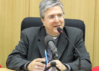 L’appello di Monsignor Francesco Savino: “La Calabria accolga i migranti. Senza se e senza ma”
