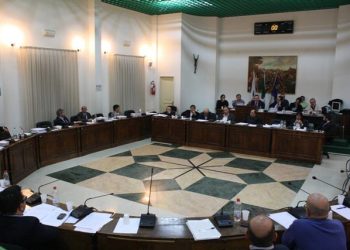 Domani torna il consiglio comunale. Due punti all’ordine del giorno, si parlerà di tasse