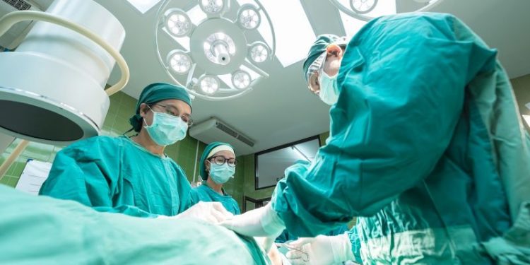L’Ordine dei Medici al Governo: “Si sblocchino gli esami di abilitazione, c’è bisogno di personale”