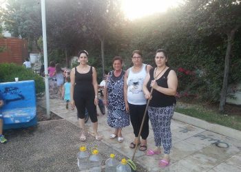Piazza Angelo Cardone. Quando un gruppo di donne si traveste da dipendenti Asv per puro senso civico