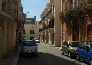 Scippo in via Zuavo. Vittima una donna derubata della sua collana