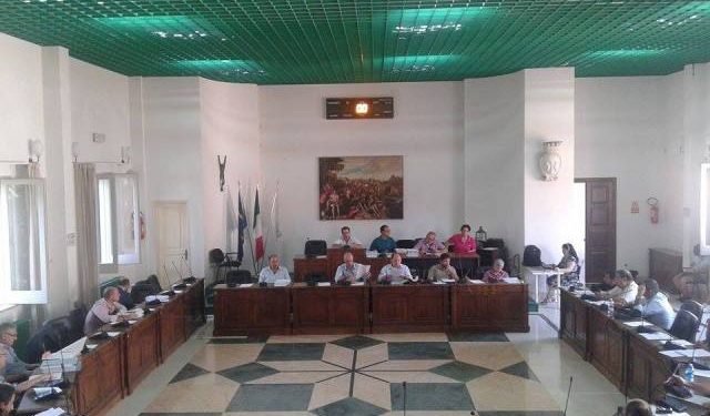 Consiglio comunale, spazio all’ambiente. Lavori rinviati per i funerali di Franco Amendolagine