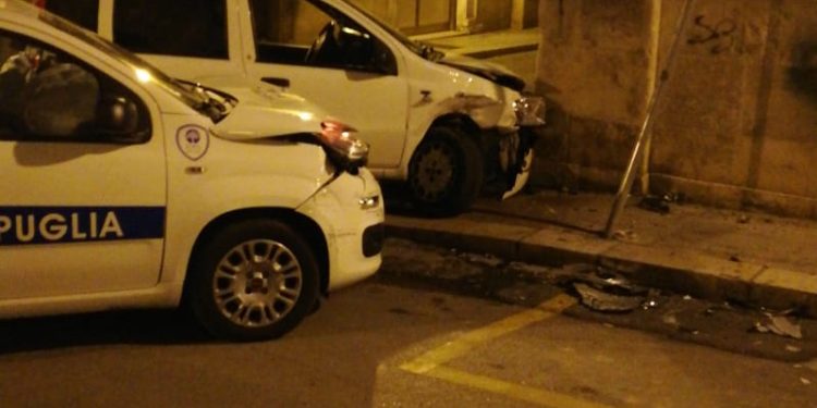Brutto incidente, ieri sera, fra due auto su via Calatafimi