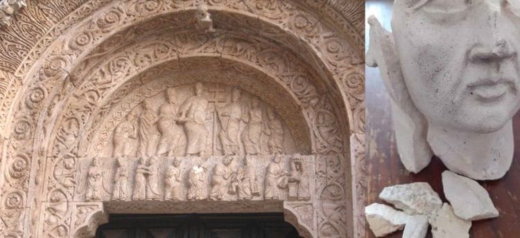 Fu distrutta da una pallonata. Ritrovata la testa di Baldassarre del portale della Cattedrale