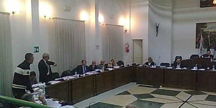 L’assessore alle finanze Daucelli risponde a Intini sulla modifica del Regolamento entrate
