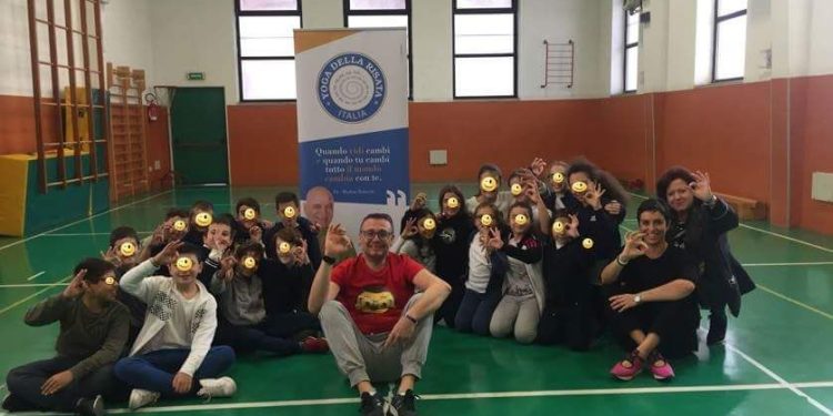 Tour dello “Yoga della Risata” nelle scuole primarie di Bitonto, Mariotto e Palombaio a cura del Benjamin Franklin Institute