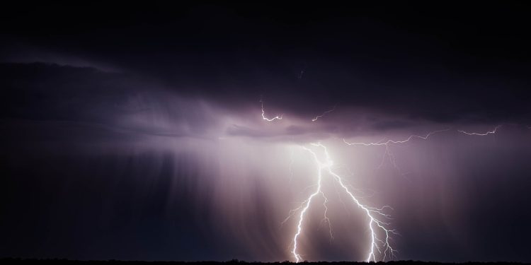 Allerta meteo: temporali e vento per le prossime 24 ore