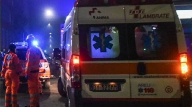 Brutto incidente, sulla Bitonto-Palo. Auto sperona camion e si schianta sul guardrail