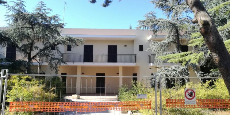 Famiglie abusive al Maria Cristina. “Le donne, con il loro comportamento, rischiano di perdere i figli”