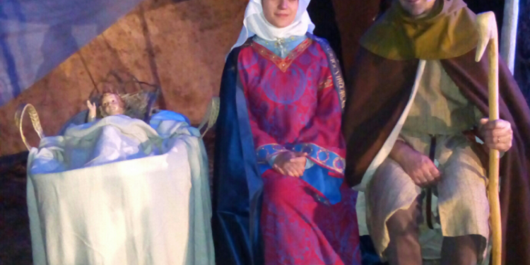 “Sulle orme di San Francesco”, grande successo per la seconda esperienza del presepe medievale a Mariotto