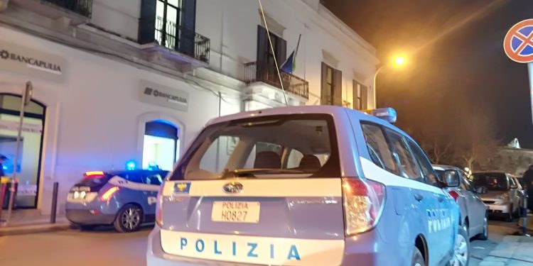 Controlli della Polizia: un’auto recuperata e droga sequestrata