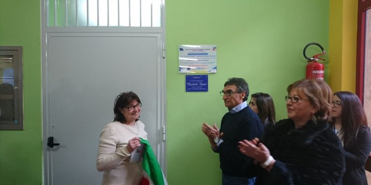 Ieri, all’Istituto “Volta-De Gemmis”, si respirava aria di legalità. Inaugurata la nuova aula multimediale 3.0, ed è dedicata a Michele Fazio