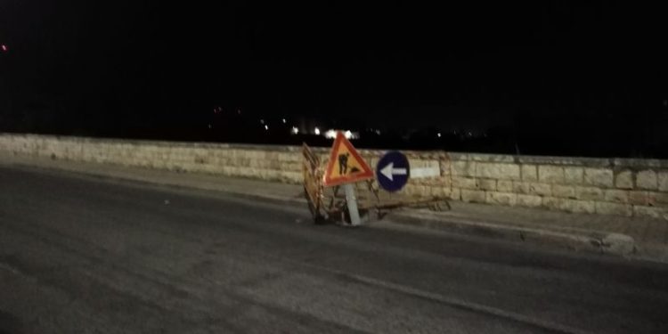 Cede ancora il manto stradale di via Galilei