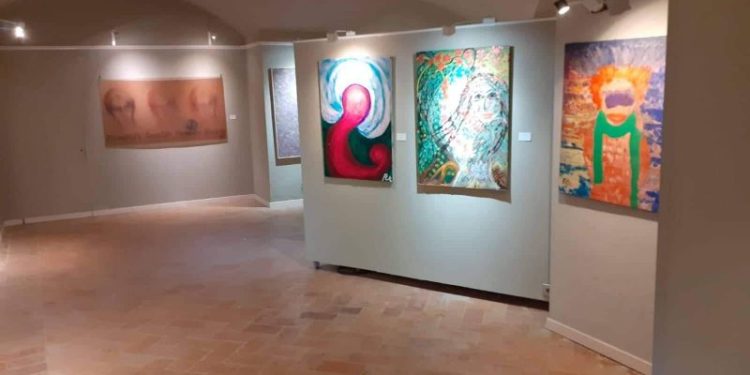 L’artista bitontina Raffaella Martino (in Galleria a Bologna) vola a Londra, dopo aver vinto i premi Picasso e Leonardo