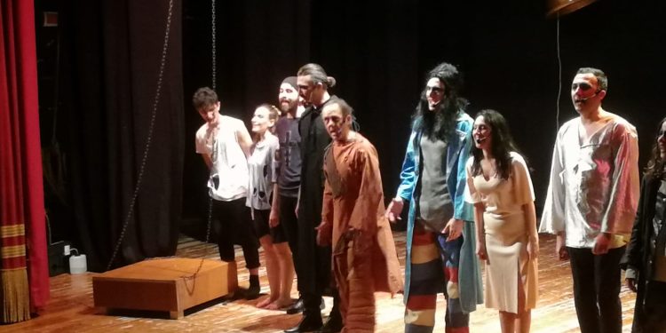 “Il gobbo di Notre Dame”. Sabato sera, al teatro “Traetta”, applausi scroscianti per la compagnia “Garbo teatrale”