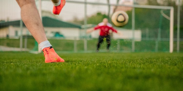 Finanza a casa di sette giocatori e un dirigente dell’Usd Bitonto Calcio per presunta frode in competizione sportiva