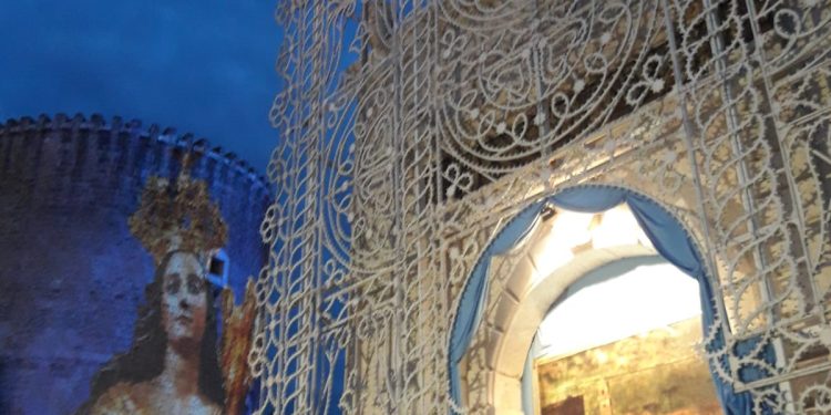 Feste Patronali. Lo scoprimento del quadro della Battaglia di Bitonto e della statua della Madonna con la nuova corona dà il via alle celebrazioni