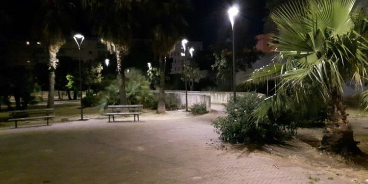 Parco via Togliatti. Installata, nei giorni scorsi, illuminazione a Led. Ora si attendono le opere murarie