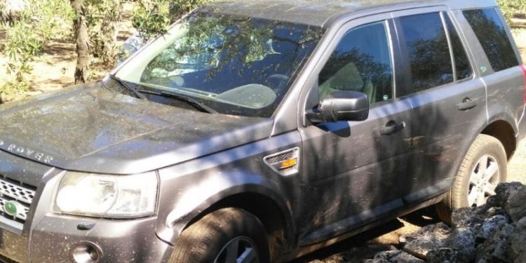 Ritrovate dalla Polizia più di dieci auto rubate: erano nascoste nelle campagne