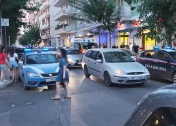 Agguato in un condominio di via Repubblica: ferito uomo ai domiciliari